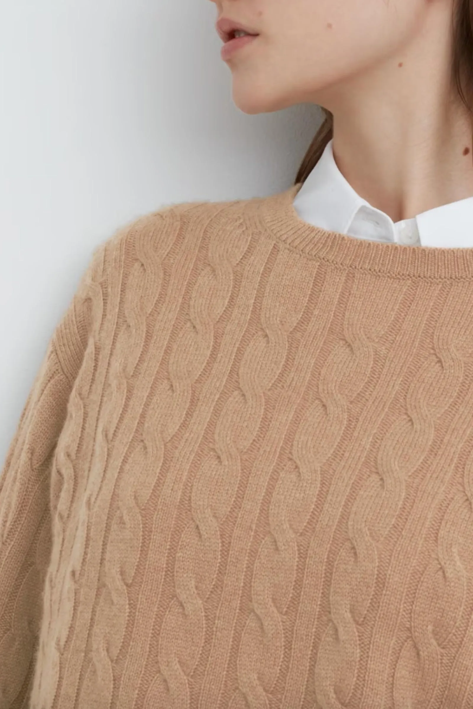 100% Cashmere Beige Cable Knit Crew Neck Cropped Jumper