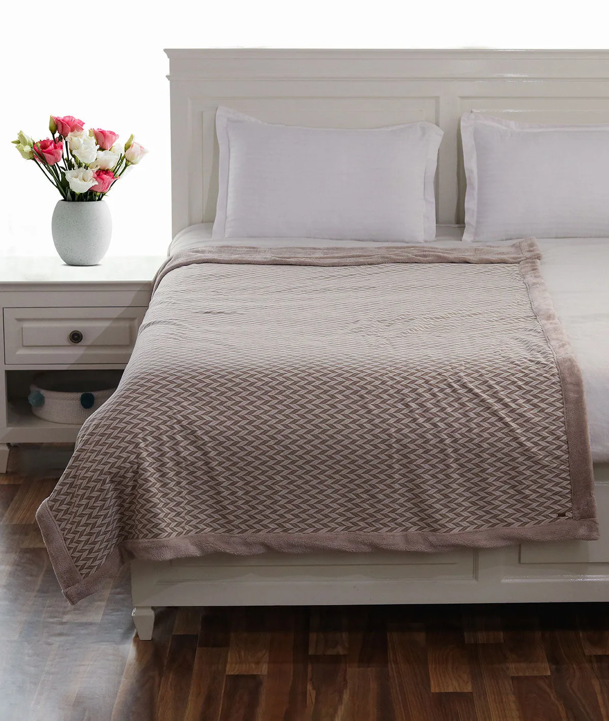 Eleanor- Stone & Natural Single Bed Cotton Knitted Blanket with Fur Back