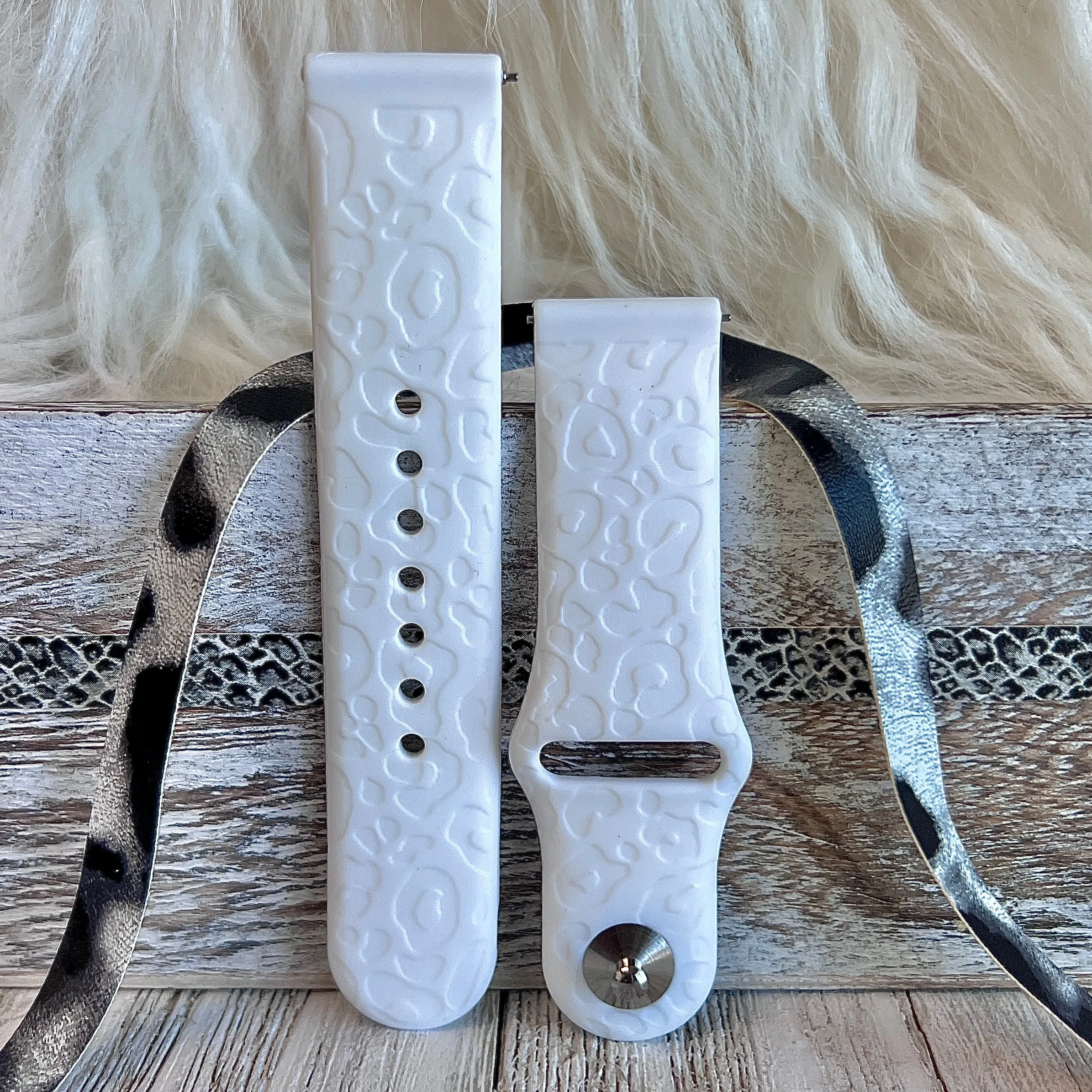 Engraved White Leopard Print Silicone Band For Samsung Watch