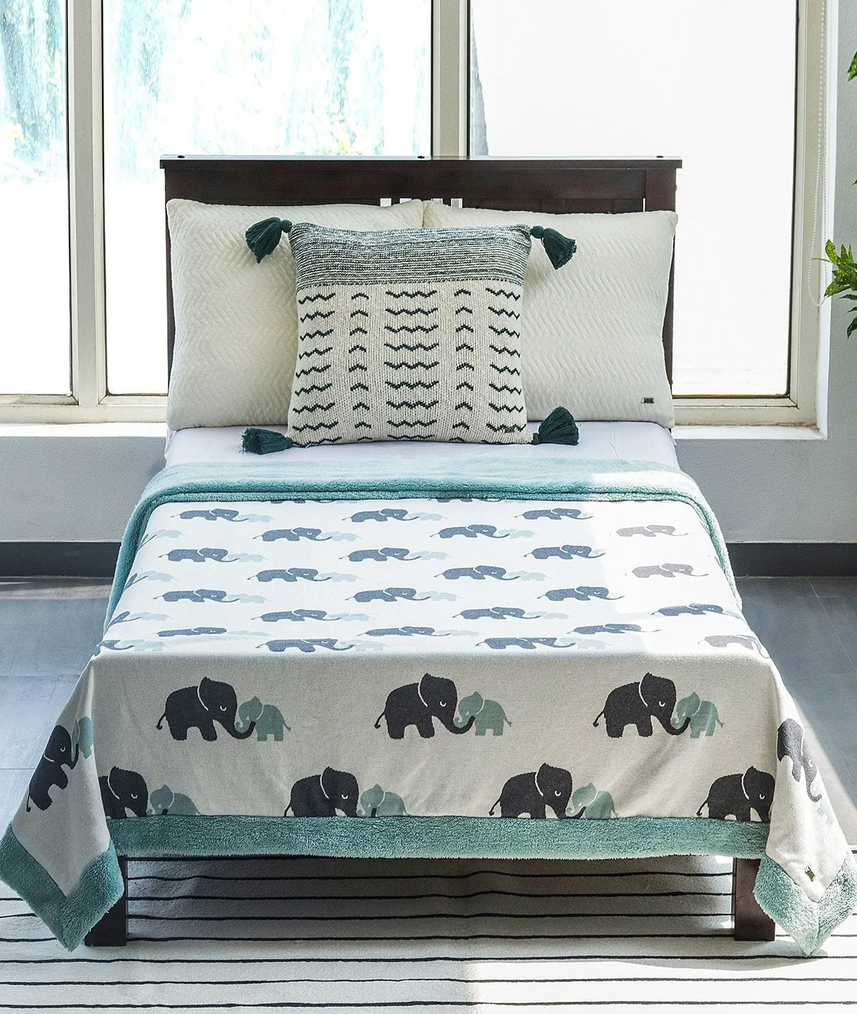 Indian Elephant -Ivory & Indus Blue Color Cotton Knitted Blanket with Faux Fur Back for Kids