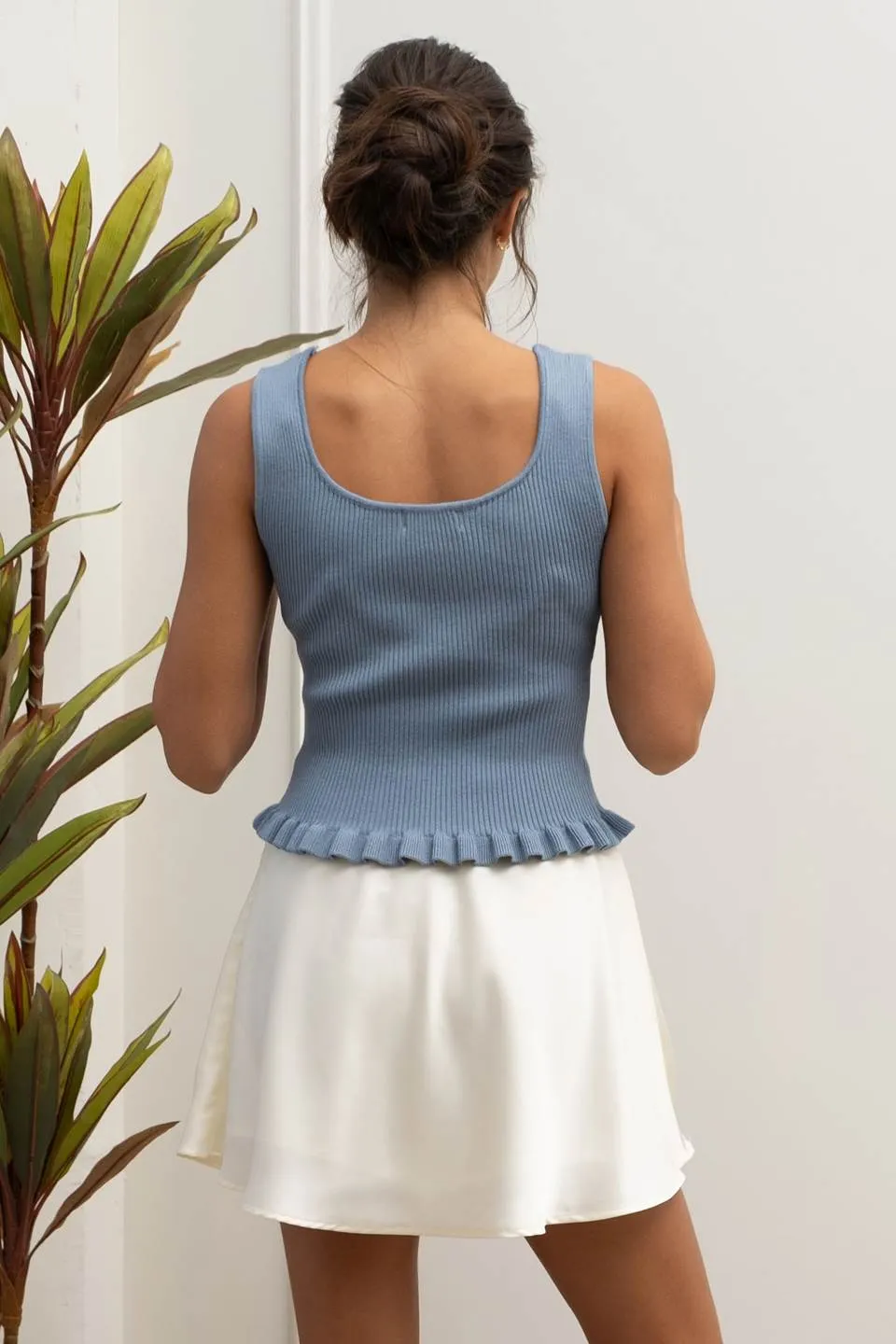 LETTUCE HEM SLEEVELESS SWEATER KNIT TOP