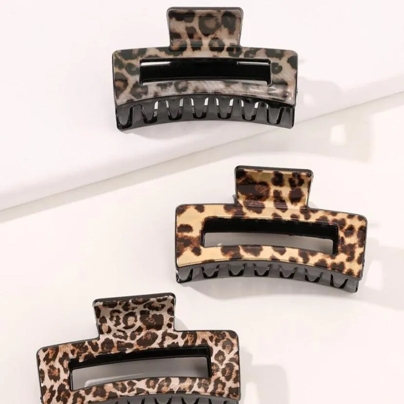 Lila Leopard Claw Clip