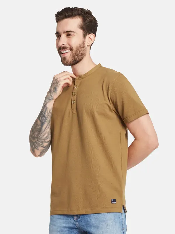 Octave Ss24 Men Henley Neck Cut Outs T-Shirt