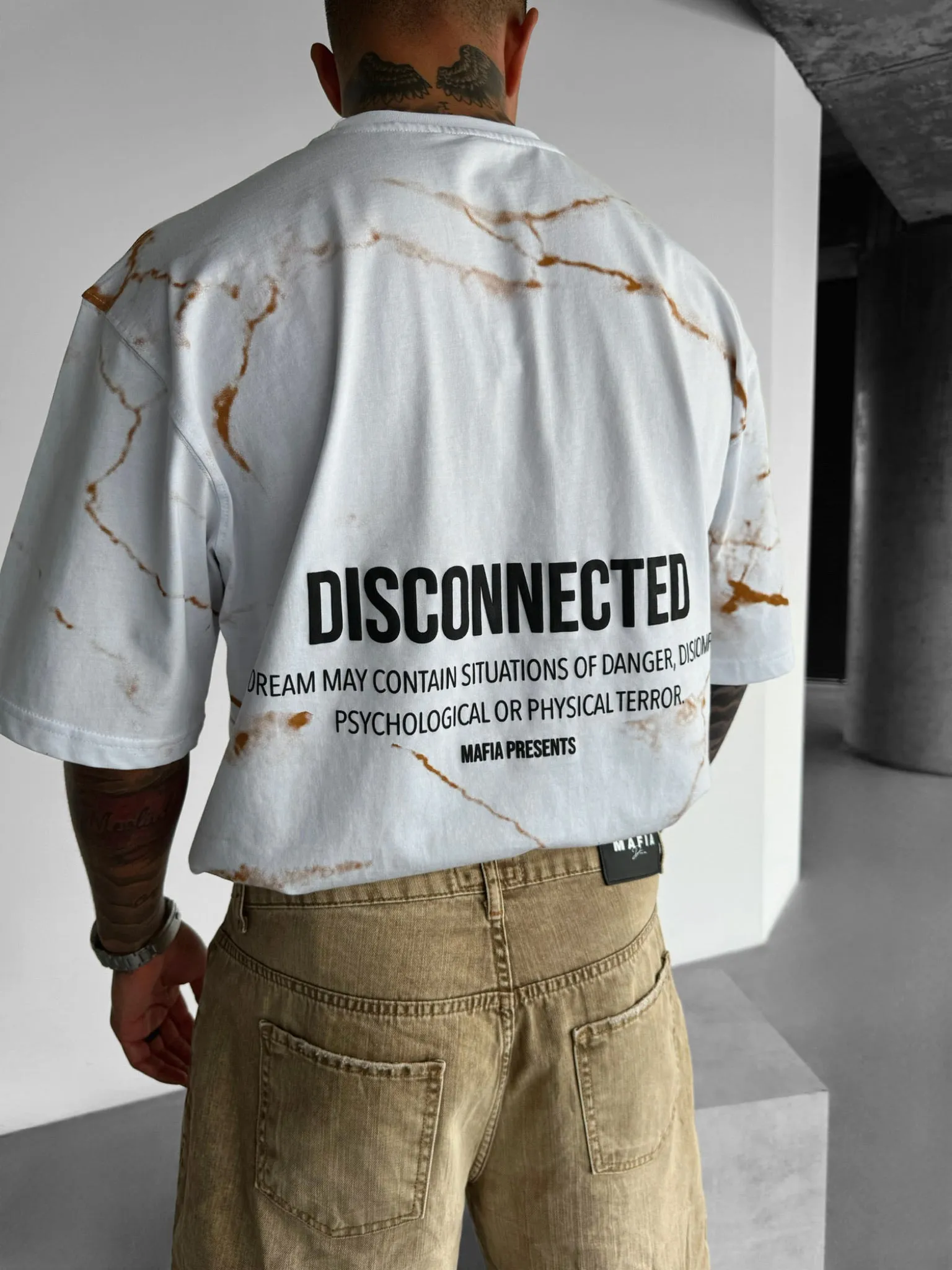 Oversize Disconnected T-shirt - White and Brown