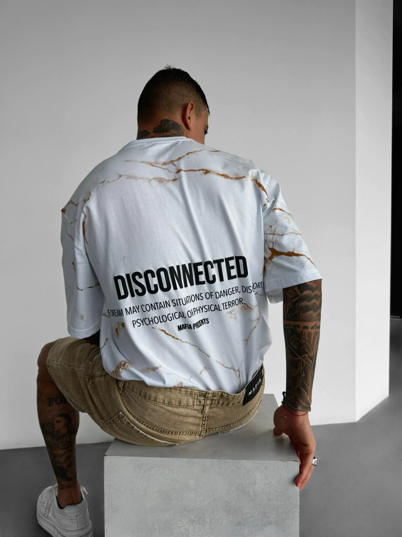 Oversize Disconnected T-shirt - White and Brown