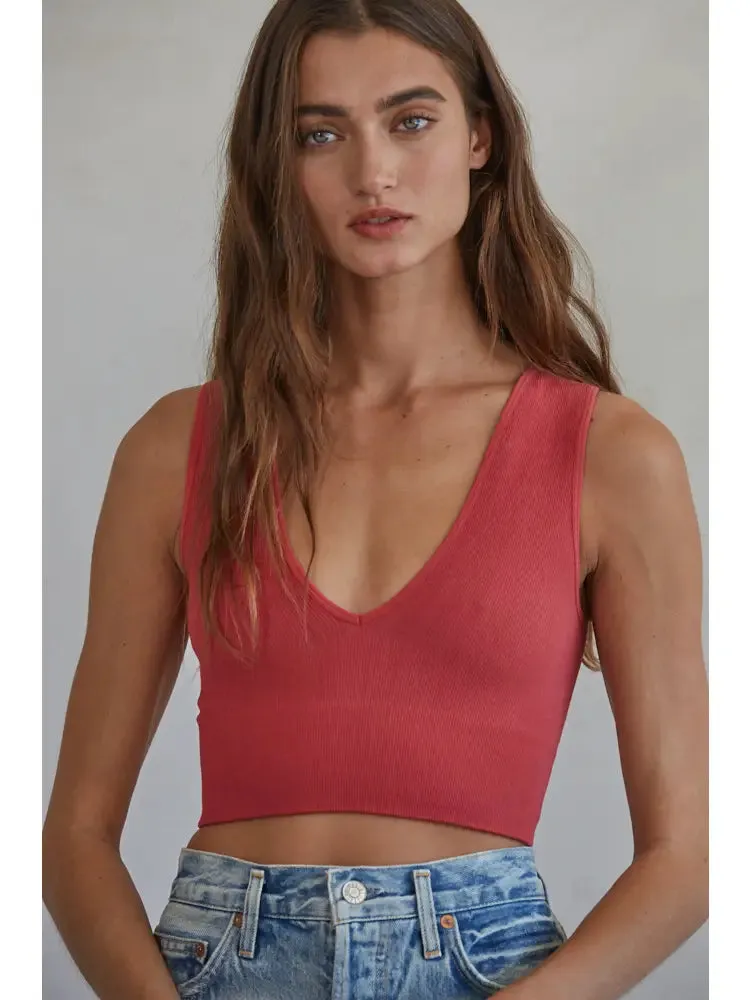 SEAMLESS FINELY RIBBED PLUNGED NECK CROP TOP