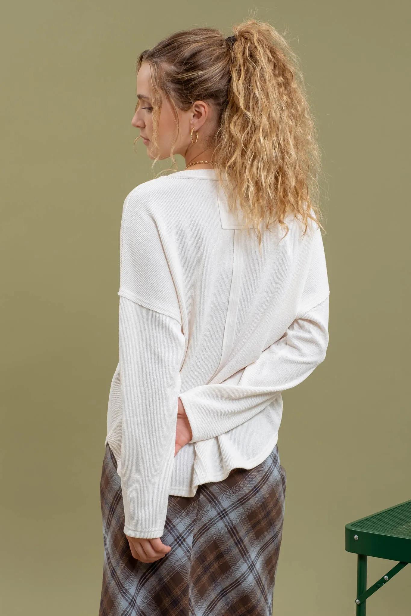 SOLID NOTCH NECK KNIT TOP