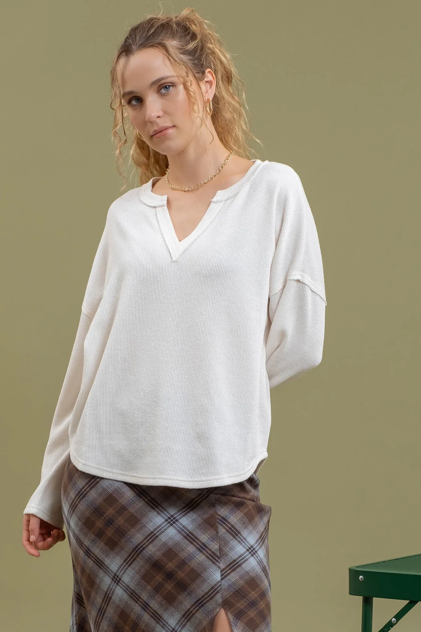 SOLID NOTCH NECK KNIT TOP